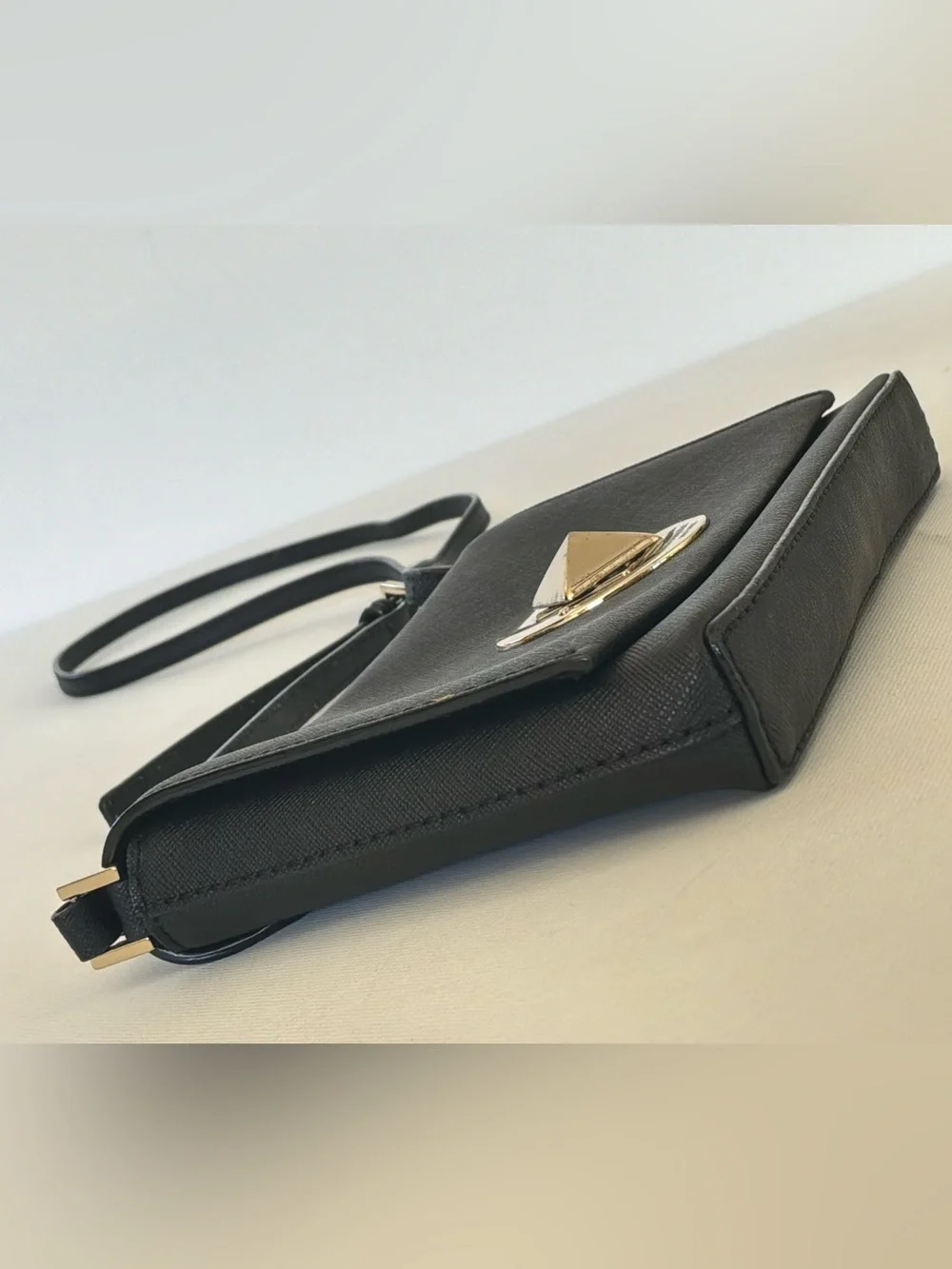 Kate Spade New York Black Saffiano Leather Crossbody Wallet Purse